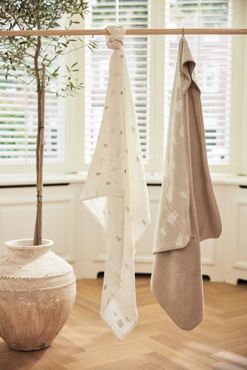 Manta envolvente Miffy & Snuffy - Nougat Jollein