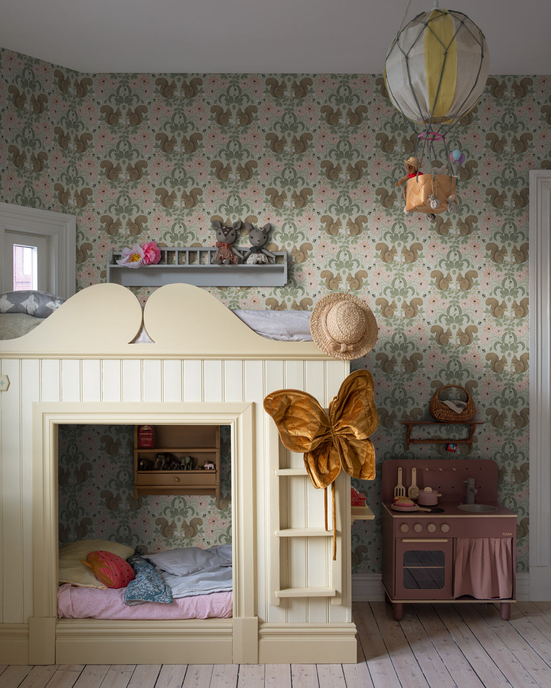 Wallpaper Kurre Pink Woodland Midbec