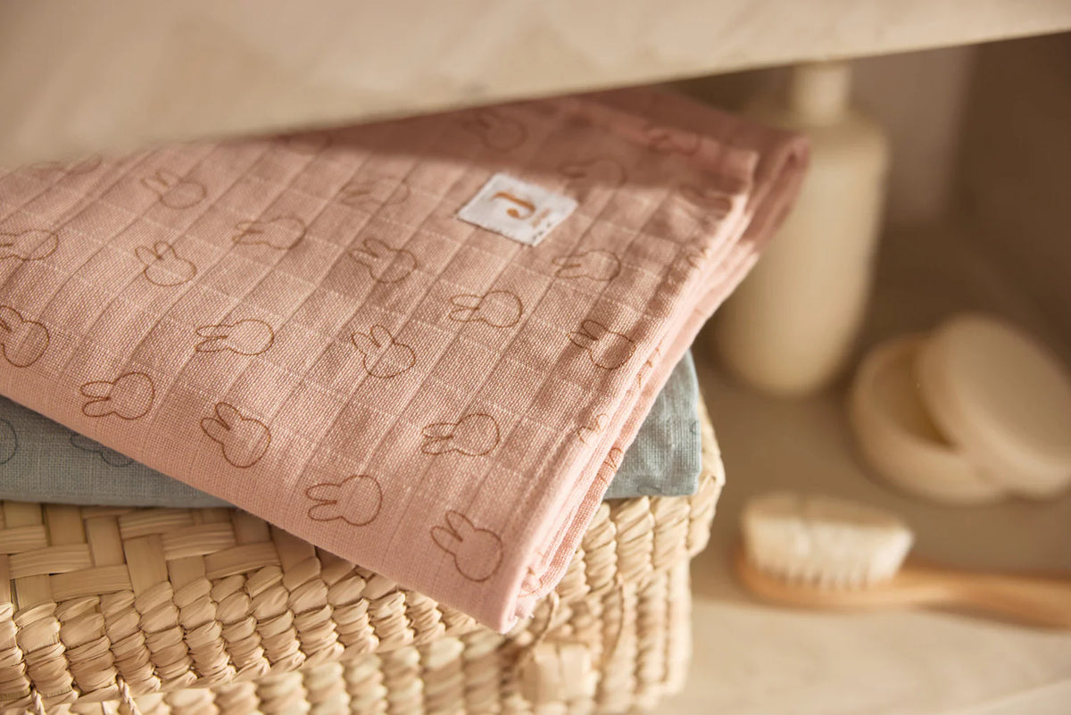 Set de 2 Mantas de muselina 115x115cm Miffy Silhouettes Wild Rose Jollein