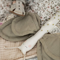 Juguete sensorial Butterfly Green Te de Saga Copenhagen