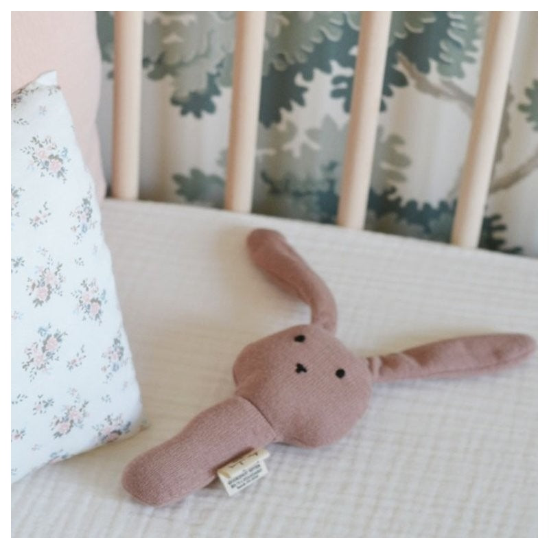 Sonajeros de Mano - Rabbit Rose Fawn de Konges Slojd