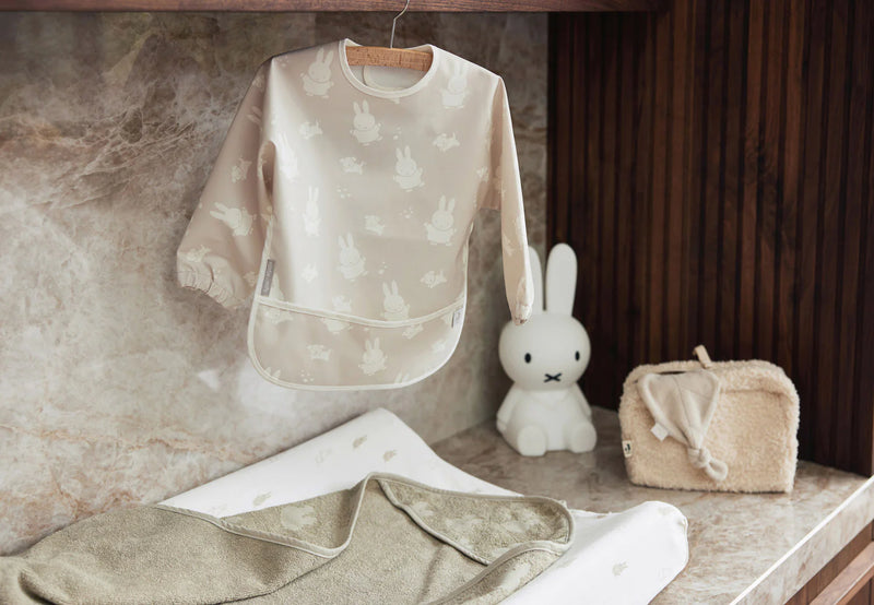 Babero impermeable  Miffy & Snuffy Nougat Jollein