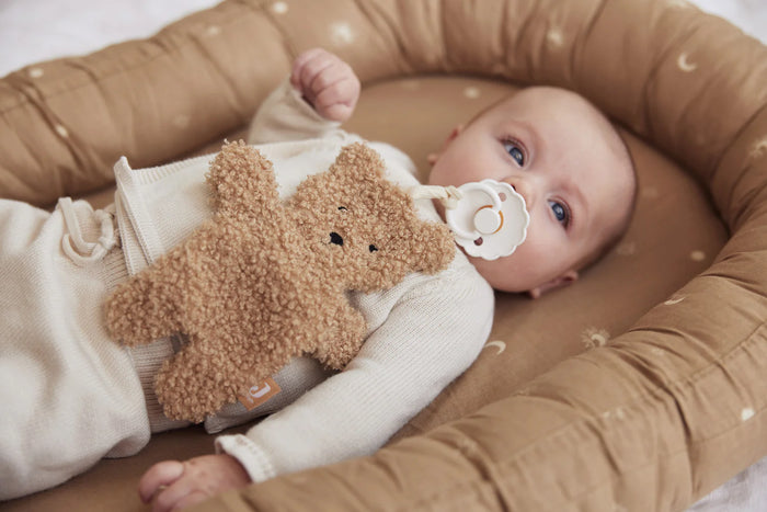 Manta porta chupón Teddy Bear Biscuit Jollein