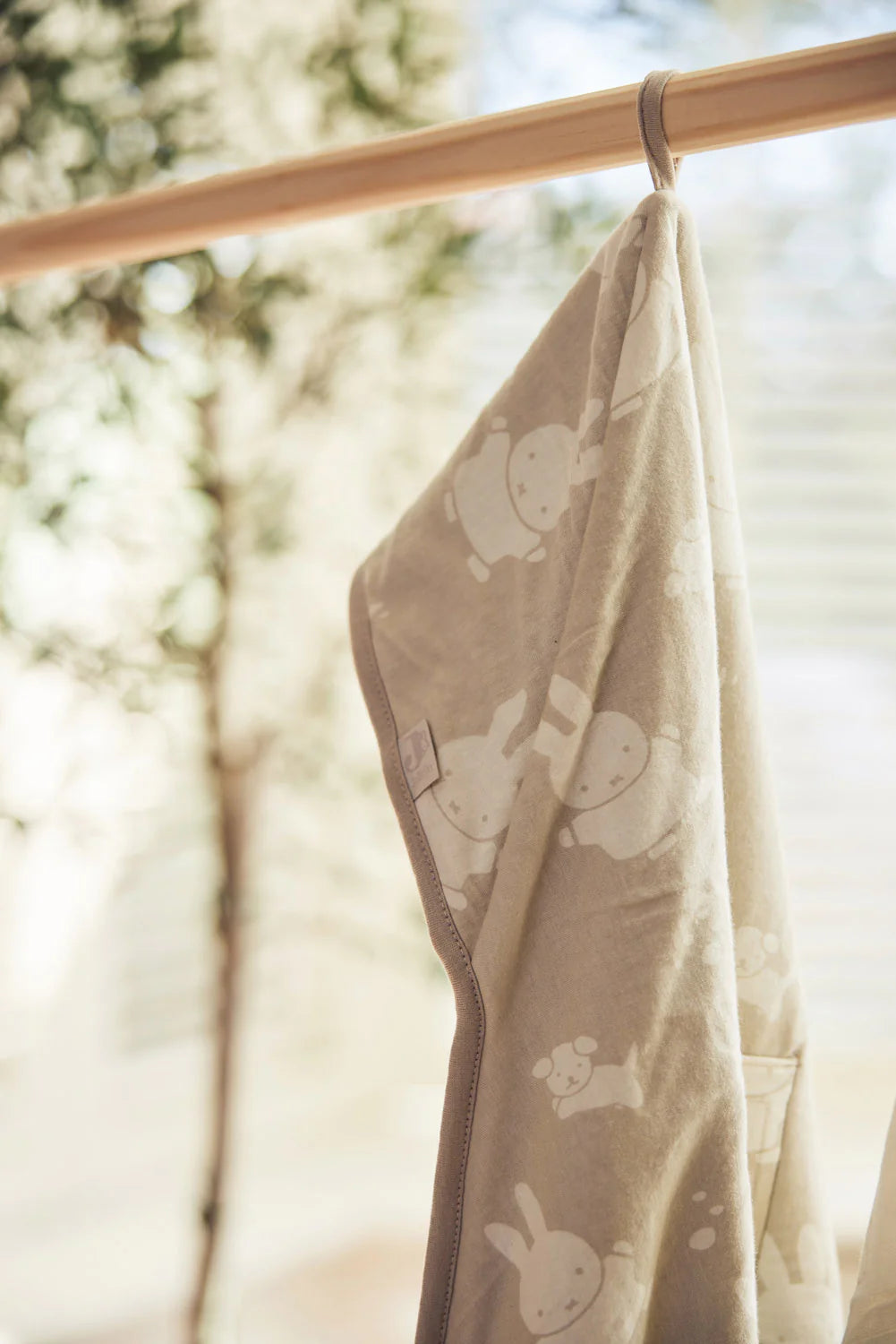 Manta envolvente Miffy & Snuffy - Nougat Jollein