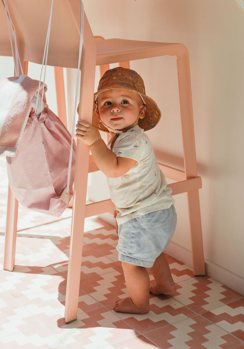 Sombrero de sol de ala ancha UPF50+ para bebé On The Tools Acorn